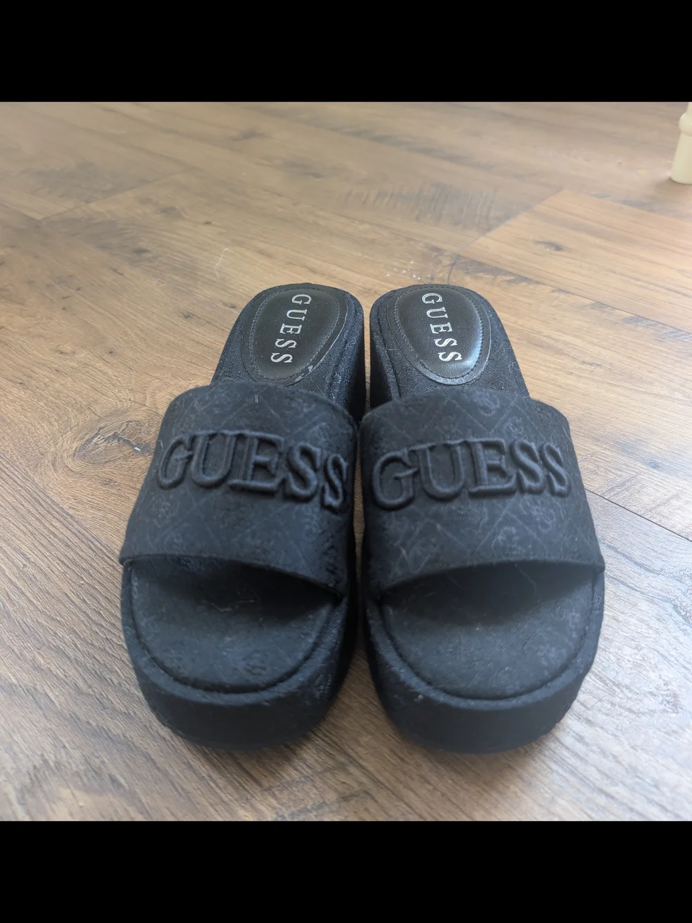 Guess Black Quilted Logo Platform Slide- Like New*